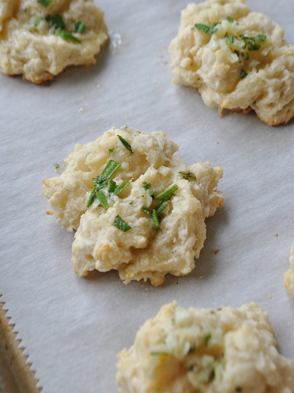 garlic rosemary biscuit