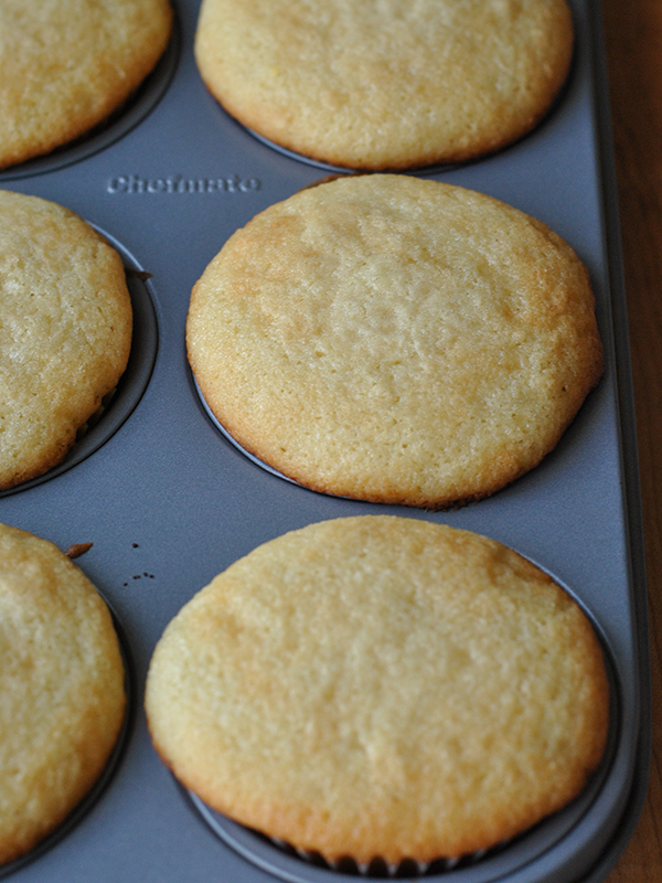 homemade vanilla cupcakes